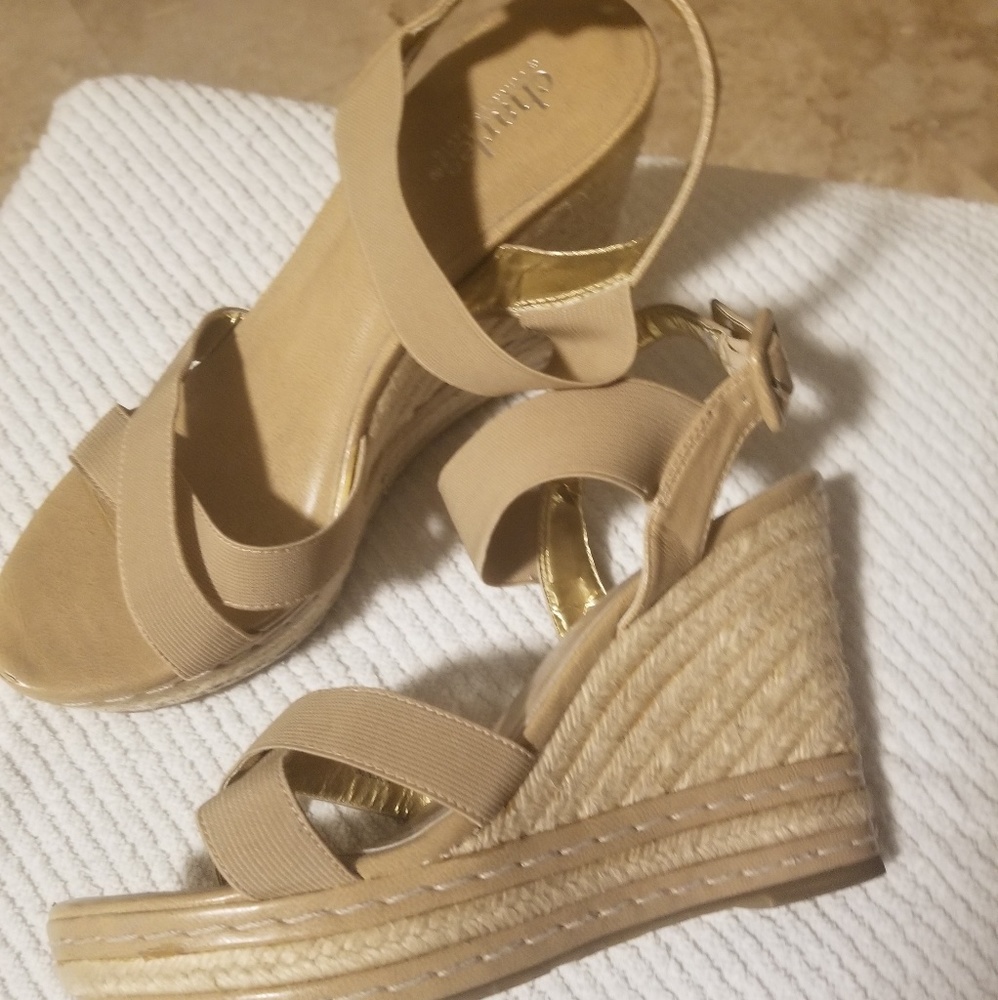 Wedges shoes